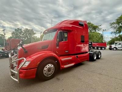Peterbilt 579 Sleeper Semi Truck - Paccar 455HP, 12 Speed Endurant Amt