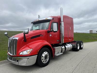 Peterbilt 579 Sleeper Semi Truck - 72" Raised Roof Sleeper, Cummins 450HP, 12 Speed Endurant Amt
