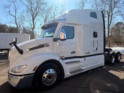 Peterbilt 579 Sleeper Semi Truck - 80" Raised Roof Sleeper, Paccar 510HP, 12 Speed Endurant Amt