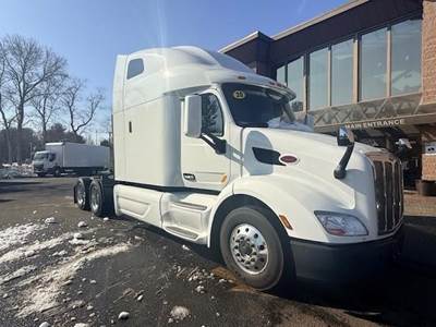Peterbilt 579 Sleeper Semi Truck - 80" Raised Roof Sleeper, Paccar 455HP, 12 Speed Endurant Amt