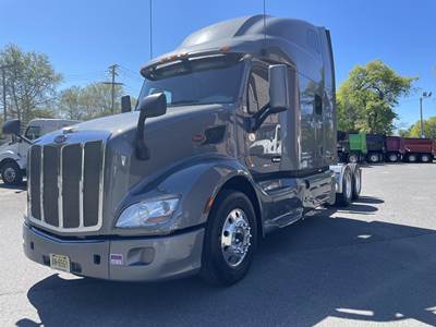 Peterbilt 579 Sleeper Semi Truck - 80" Raised Roof Sleeper, Paccar 455HP, 13 Speed Manual