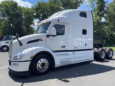 Peterbilt 579 Sleeper Semi Truck - 80" Raised Roof Sleeper, Paccar 455HP, 12 Speed Ultrashift Amt