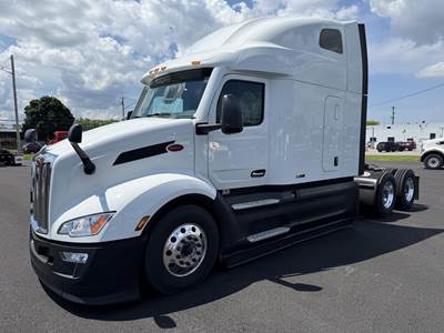 Peterbilt 579 Sleeper Semi Truck - 80" Raised Roof Sleeper, Paccar 455HP, 12 Speed Endurant Amt