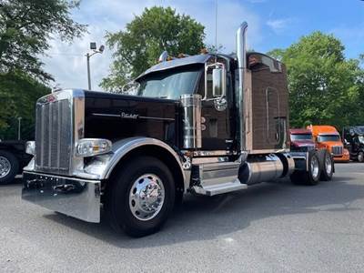 Peterbilt 589 Sleeper Semi Truck - 72" Raised Roof Sleeper, Cummins 605HP, 18 Speed Endurant Amt