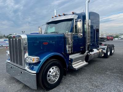 Peterbilt 589 Sleeper Semi Truck - 72" Raised Roof Sleeper, Cummins 565HP, 18 Speed Automatic