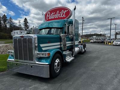 Peterbilt 589 Sleeper Semi Truck - 72" Mid Roof Sleeper, Cummins 565HP, 18 Speed M Drive Manual