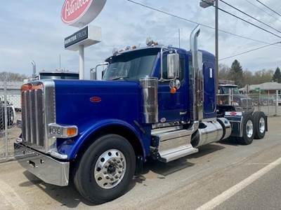 Peterbilt 589 Sleeper Semi Truck - 44" Flat Top Sleeper, Cummins 565HP, 18 Speed Manual