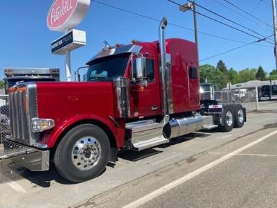 Peterbilt 589 Sleeper Semi Truck - 80" Raised Roof Sleeper, Cummins 565HP, 18 Speed Manual