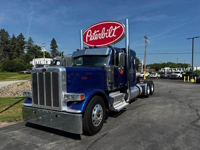 Peterbilt 589 Sleeper Semi Truck - 58" Flat Top Sleeper, Cummins 565HP, 18 Speed M Drive Manual