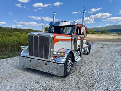 Peterbilt 589 Sleeper Semi Truck - 72" Flat Top Sleeper, Cummins 605HP, 18 Speed Manual