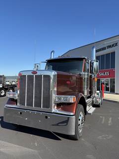 Peterbilt 589 Sleeper Semi Truck - Flat Top Sleeper, Cummins 565HP, 18 Speed Manual