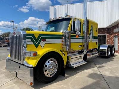 Peterbilt 589 Sleeper Semi Truck - 72" Flat Top Sleeper, Cummins 605HP, 18 Speed Manual