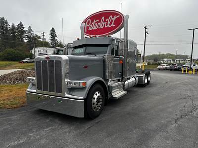 Peterbilt 589 Sleeper Semi Truck - 72" Flat Top Sleeper, Cummins 605HP, 18 Speed M Drive Manual