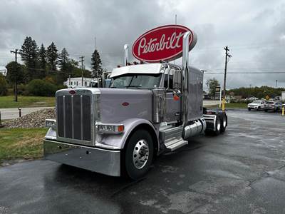 Peterbilt 589 Sleeper Semi Truck - 72" Flat Top Sleeper, Cummins 565HP, 18 Speed M Drive Manual