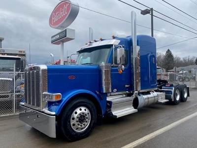 Peterbilt 589 Sleeper Semi Truck - 72" Raised Roof Sleeper, Cummins 525HP, 13 Speed Manual