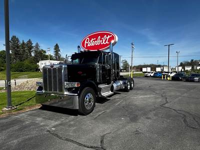 Peterbilt 589 Sleeper Semi Truck - 58" Flat Top Sleeper, Cummins 565HP, 18 Speed Manual