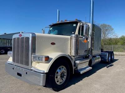 Peterbilt 589 Sleeper Semi Truck - 72" Flat Top Sleeper, Cummins 605HP, 18 Speed Manual