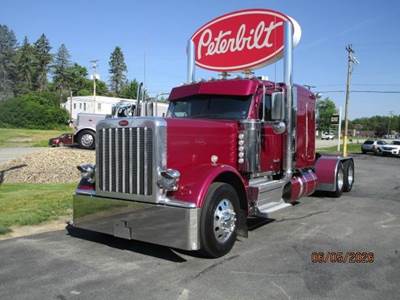 Peterbilt 589 Sleeper Semi Truck - 72" Flat Top Sleeper, Cummins 500HP, 18 Speed Manual