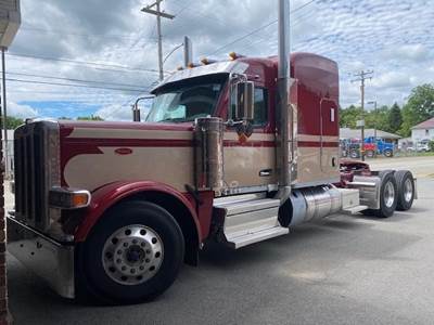 Peterbilt 589 Sleeper Semi Truck - 72" Raised Roof Sleeper, Cummins 565HP, 18 Speed Manual