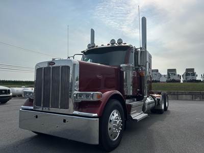 Peterbilt 589 Sleeper Semi Truck - 44" Flat Top Sleeper, Cummins 525HP, 18 Speed Manual