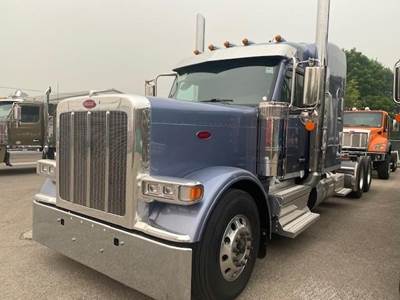 Peterbilt 589 Sleeper Semi Truck - 72" Raised Roof Sleeper, Cummins 565HP, 18 Speed Manual