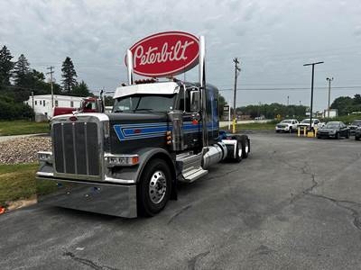 Peterbilt 589 Sleeper Semi Truck - 58" Flat Top Sleeper, Cummins 565HP, 18 Speed Manual