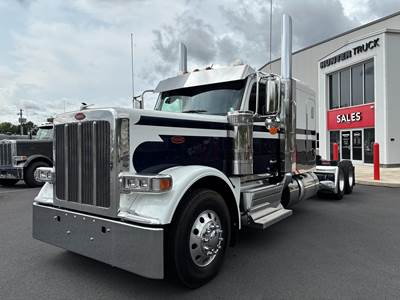 Peterbilt 589 Sleeper Semi Truck - 72" Flat Top Sleeper, Cummins 565HP, 18 Speed Manual