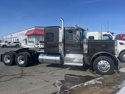 Peterbilt 589 Sleeper Semi Truck