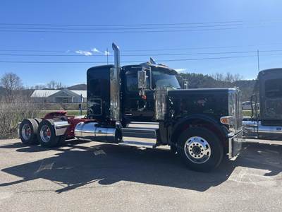 Peterbilt 589 Sleeper Semi Truck - Cummins 565HP