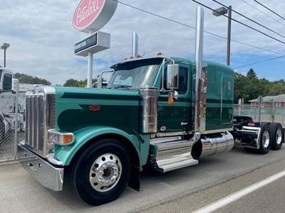 Peterbilt 589 Sleeper Semi Truck - 72" Flat Top Sleeper, Cummins 605HP, 18 Speed Manual