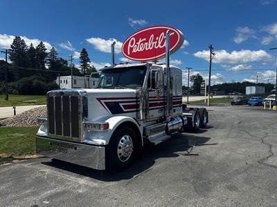 Peterbilt 589 Sleeper Semi Truck - 58" Flat Top Sleeper, Cummins 565HP, 18 Speed Manual