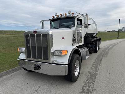 Peterbilt 389 4620 Gallon Water Truck - Cummins 565HP, 18 Speed Manual