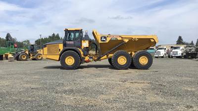 John Deere 410E Articulated Dump Truck