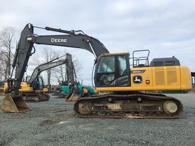 John Deere 300G LC Excavator