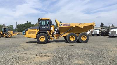 John Deere 310 P-TIER Off-Highway Truck