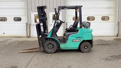 Mitsubishi FG25N Pneumatic Tire Forklift - 5000lb Capacity