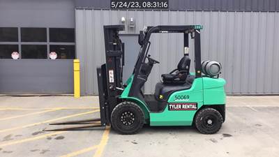 Mitsubishi FG25N Pneumatic Tire Forklift - 5000lb Capacity