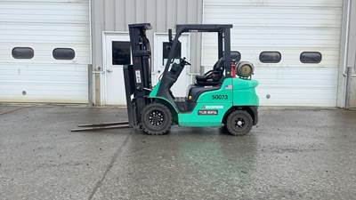 Mitsubishi FG25N Pneumatic Tire Forklift - 5000lb Capacity, 15ft Lift Height