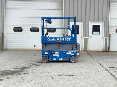 Genie GS-1932 Scissor Lift - 19ft Working Height