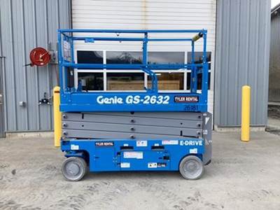 Genie GS-2632 Scissor Lift - 32ft Working Height
