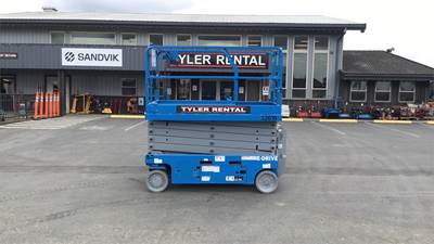 Genie GS-3246 Scissor Lift - 38ft Working Height