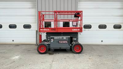 Skyjack SJ6832RT Scissor Lift - 38ft Working Height