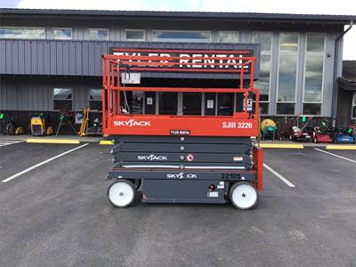 Skyjack SJIII-3226 Scissor Lift - 32ft Working Height