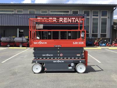 Skyjack SJIII-3226 Scissor Lift - 32ft Working Height