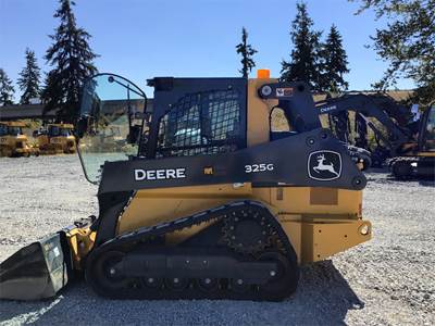 John Deere 325G Skid Steer