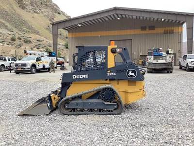 John Deere 325G Skid Steer
