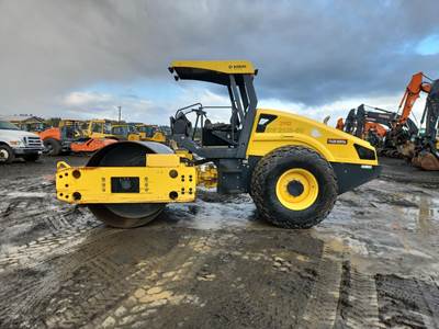 BOMAG BW211D-50 Smooth Drum Roller Compactor