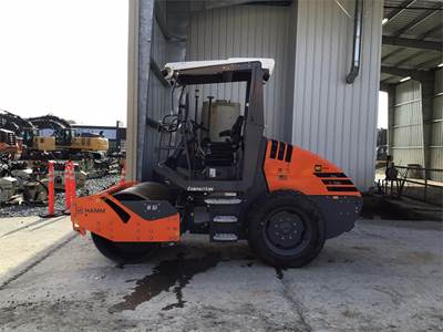 Hamm H5I Smooth Drum Roller Compactor