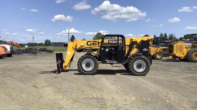 Gehl RS8-42 GEN 4 Telehandler - 8000lb Capacity, 42ft Lift Height, 42ft Reach