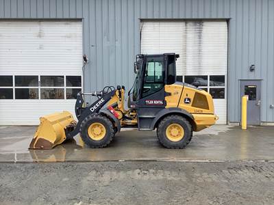 John Deere 324 P-TIER Wheel Loader